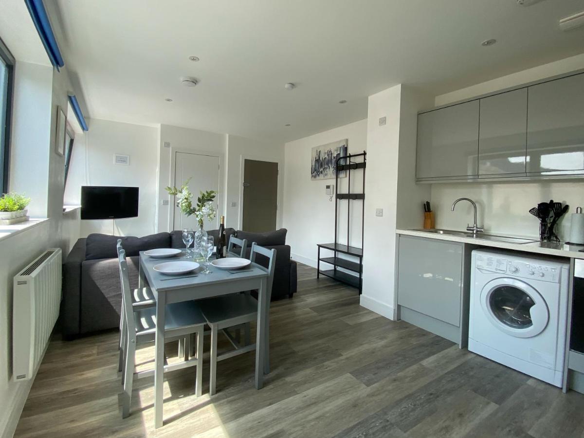 Modern One Bedroom Apartment In Town Centre & 4 Min To The Beach بورنماوث المظهر الخارجي الصورة